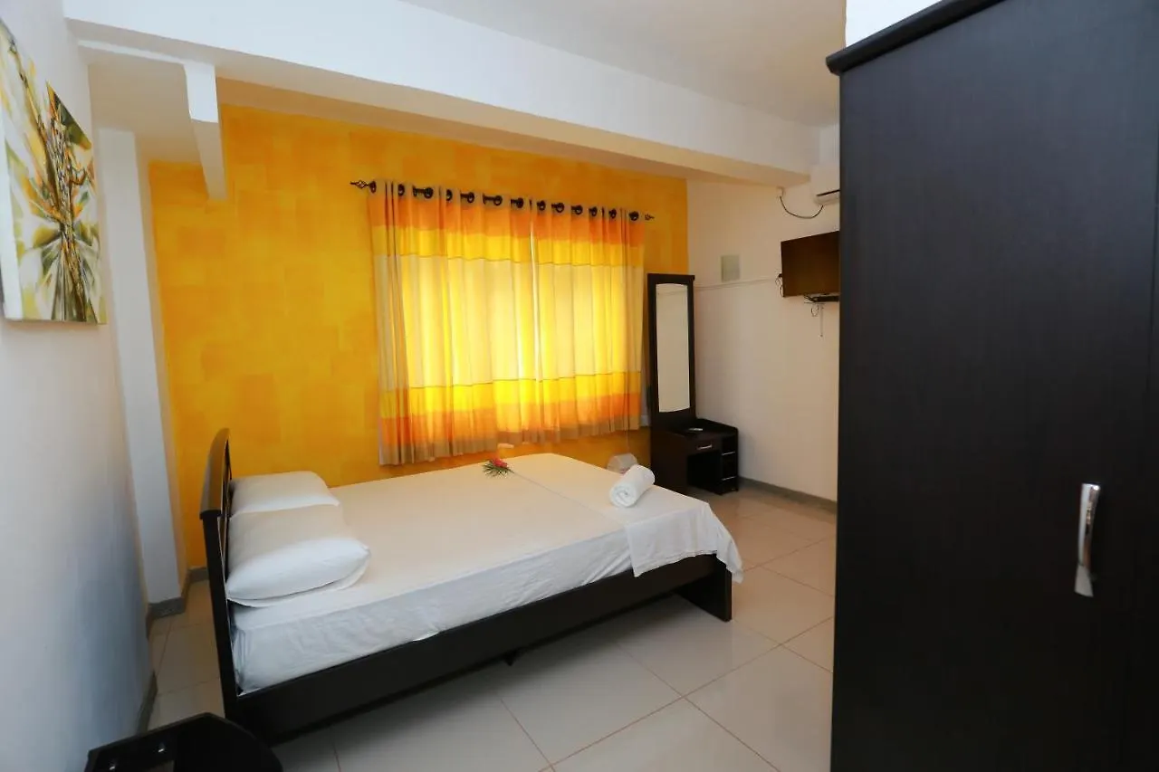 *** Bed & Breakfast Backpacker Villas Colombo Sri Lanka